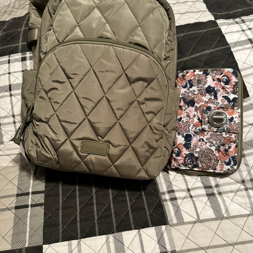 Vera Bradley Sage Essential Compact Backpack and Floral Sage Wallet NWT - Picture 2 of 10